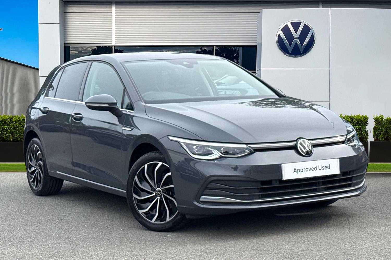 Main listing image - Volkswagen Golf