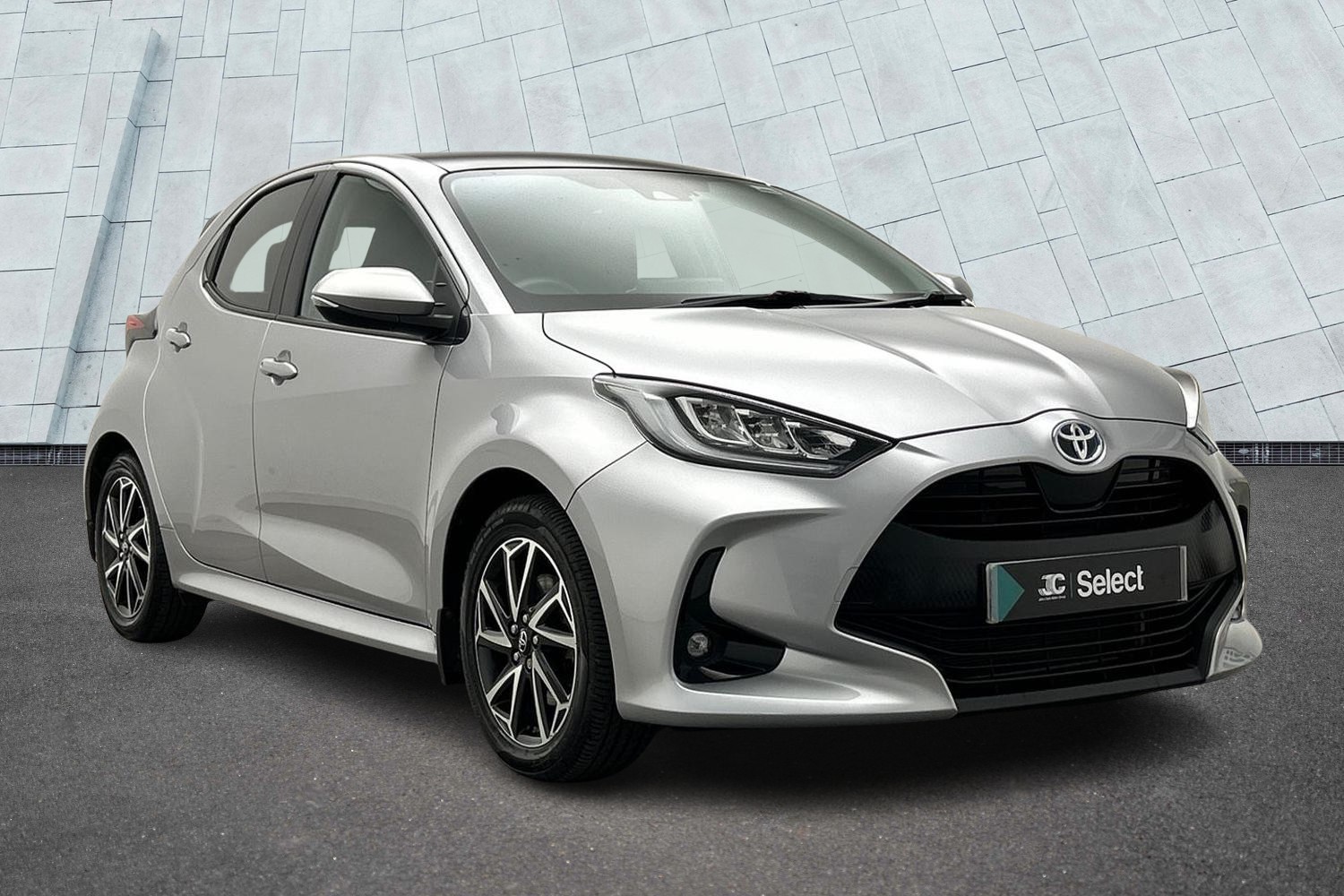Main listing image - Toyota Yaris