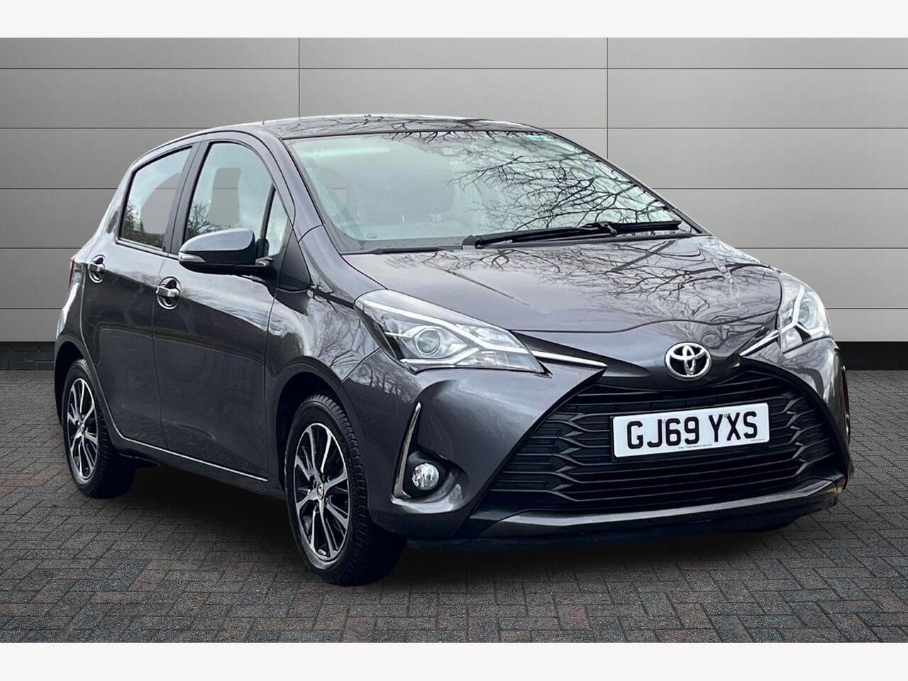 Main listing image - Toyota Yaris