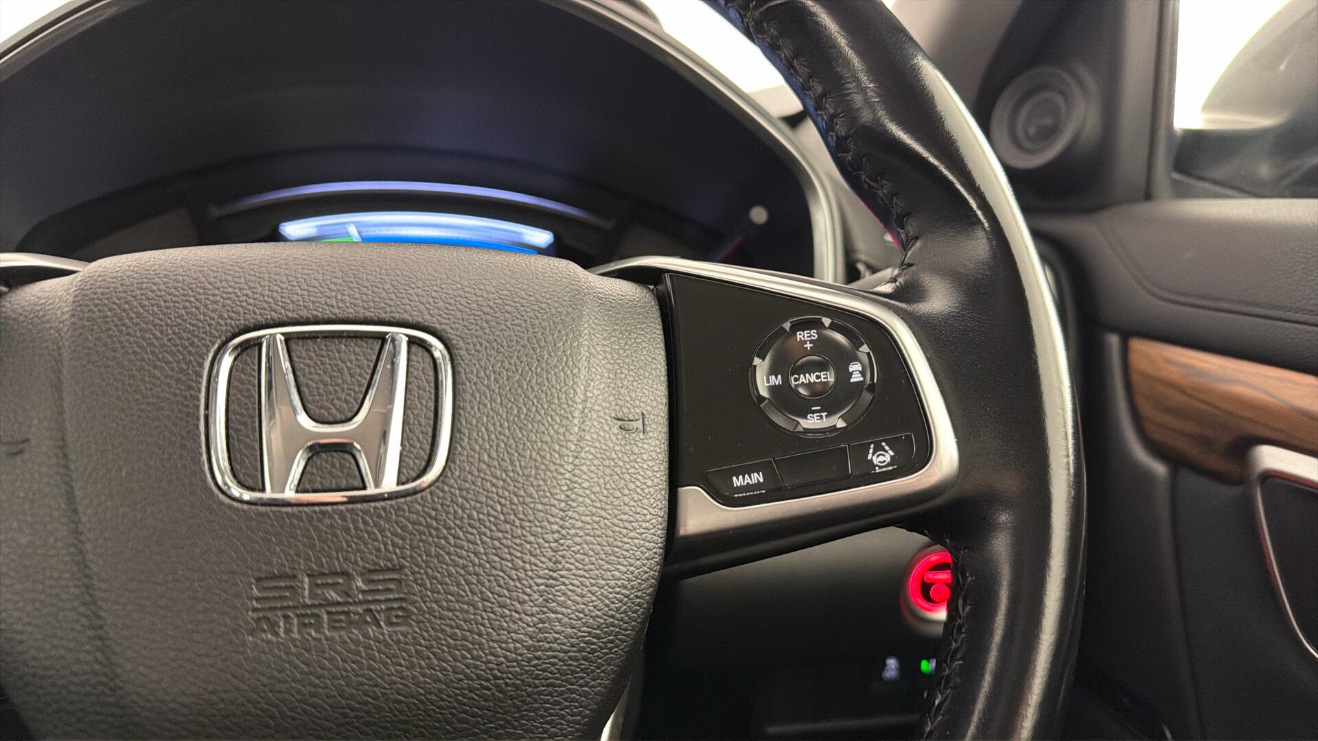 Main listing image - Honda CR-V