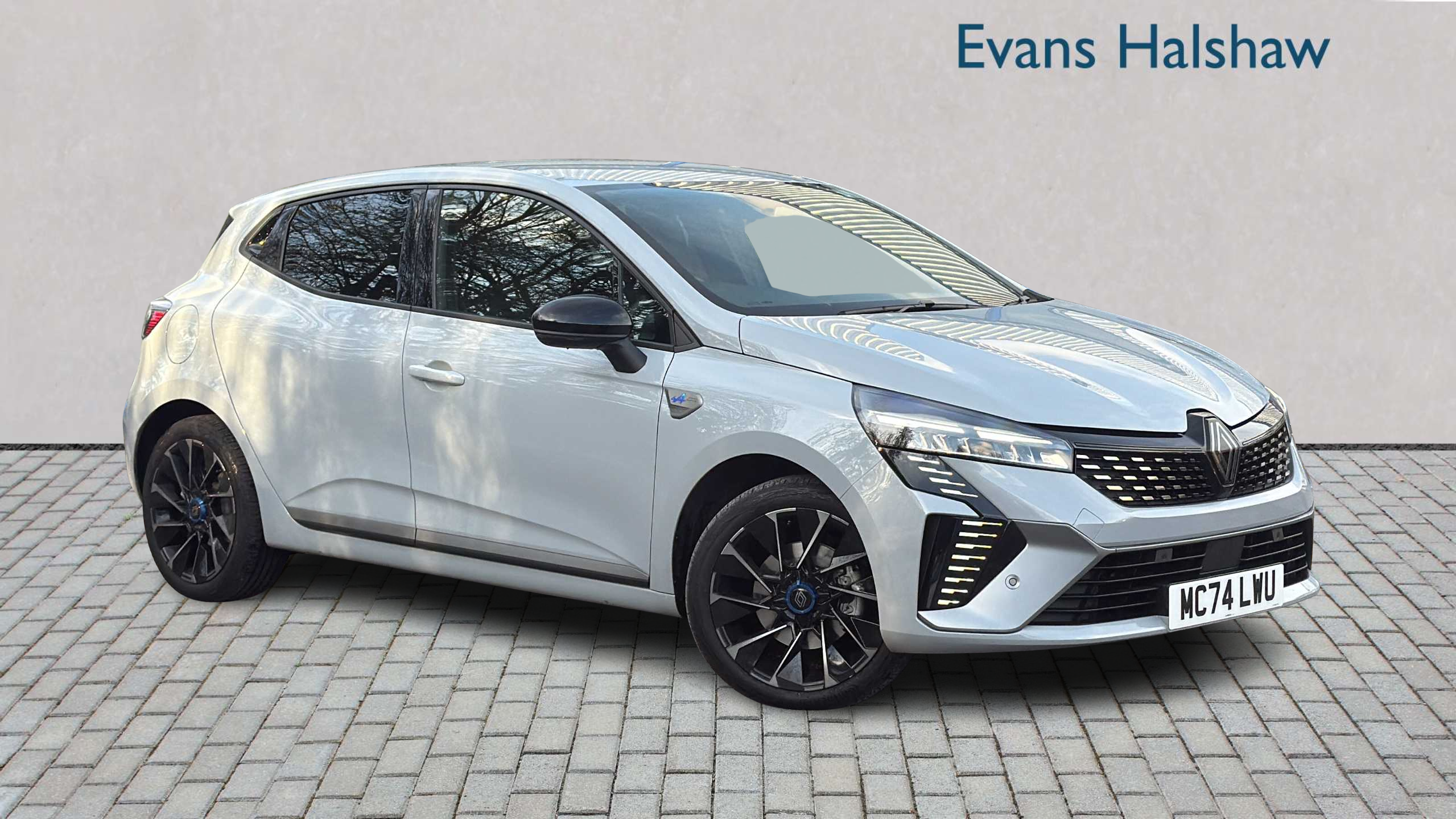 Main listing image - Renault Clio