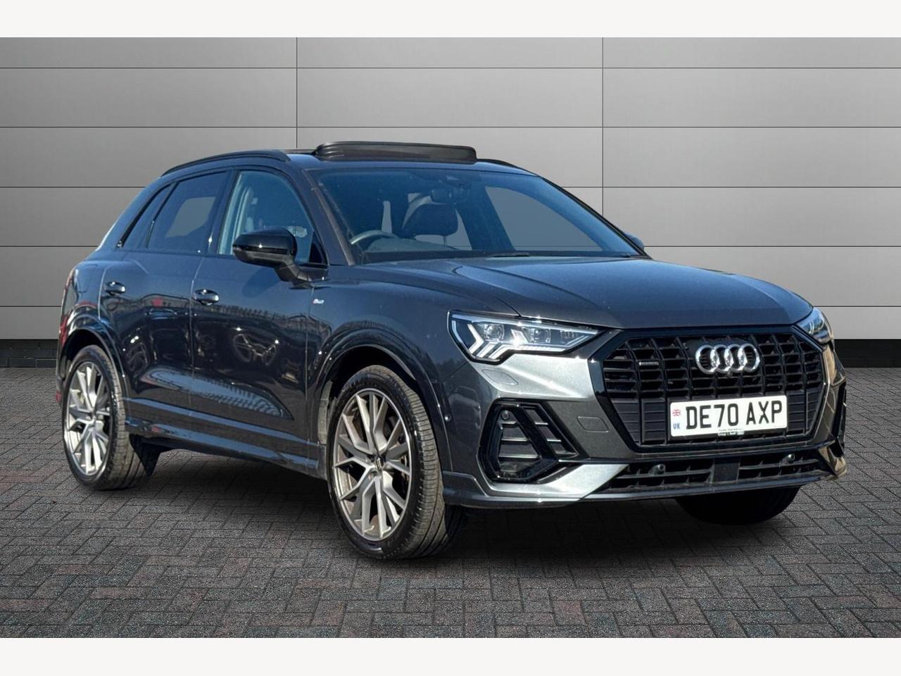 Main listing image - Audi Q3