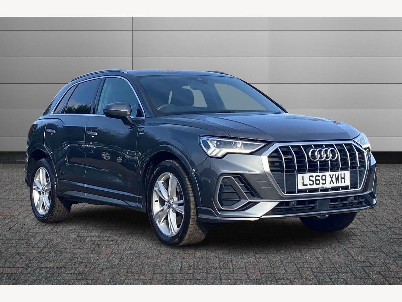 Main listing image - Audi Q3