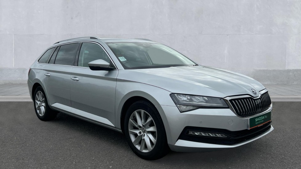 Main listing image - Skoda Superb Estate