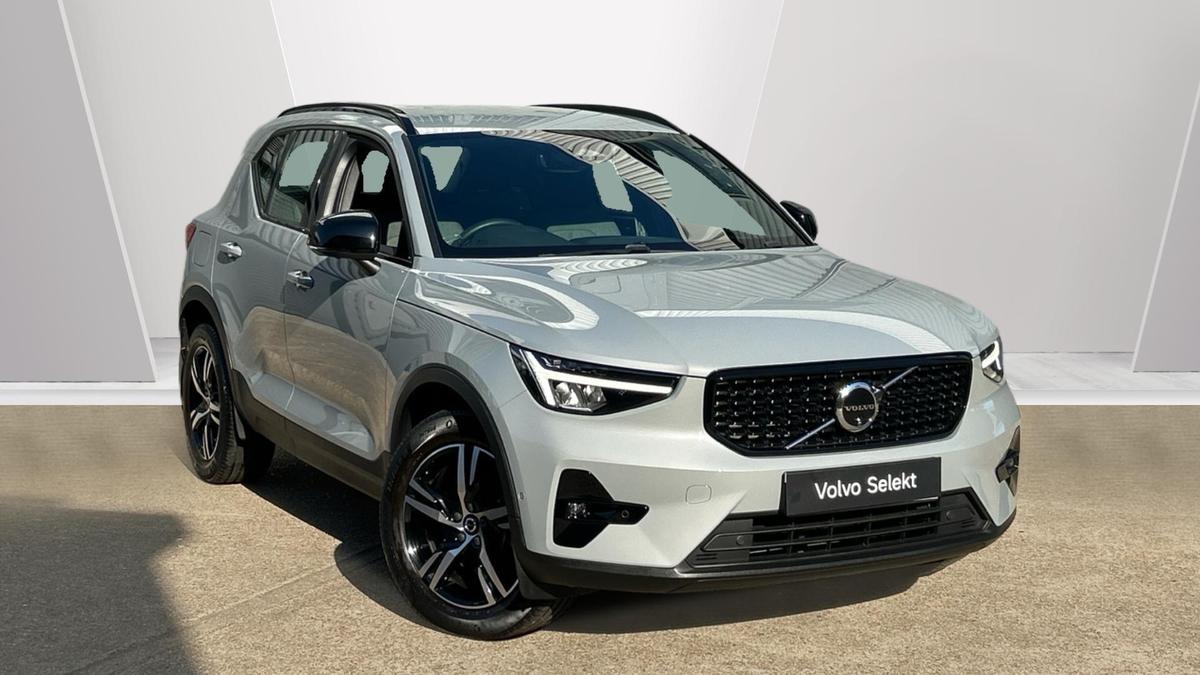 Main listing image - Volvo XC40