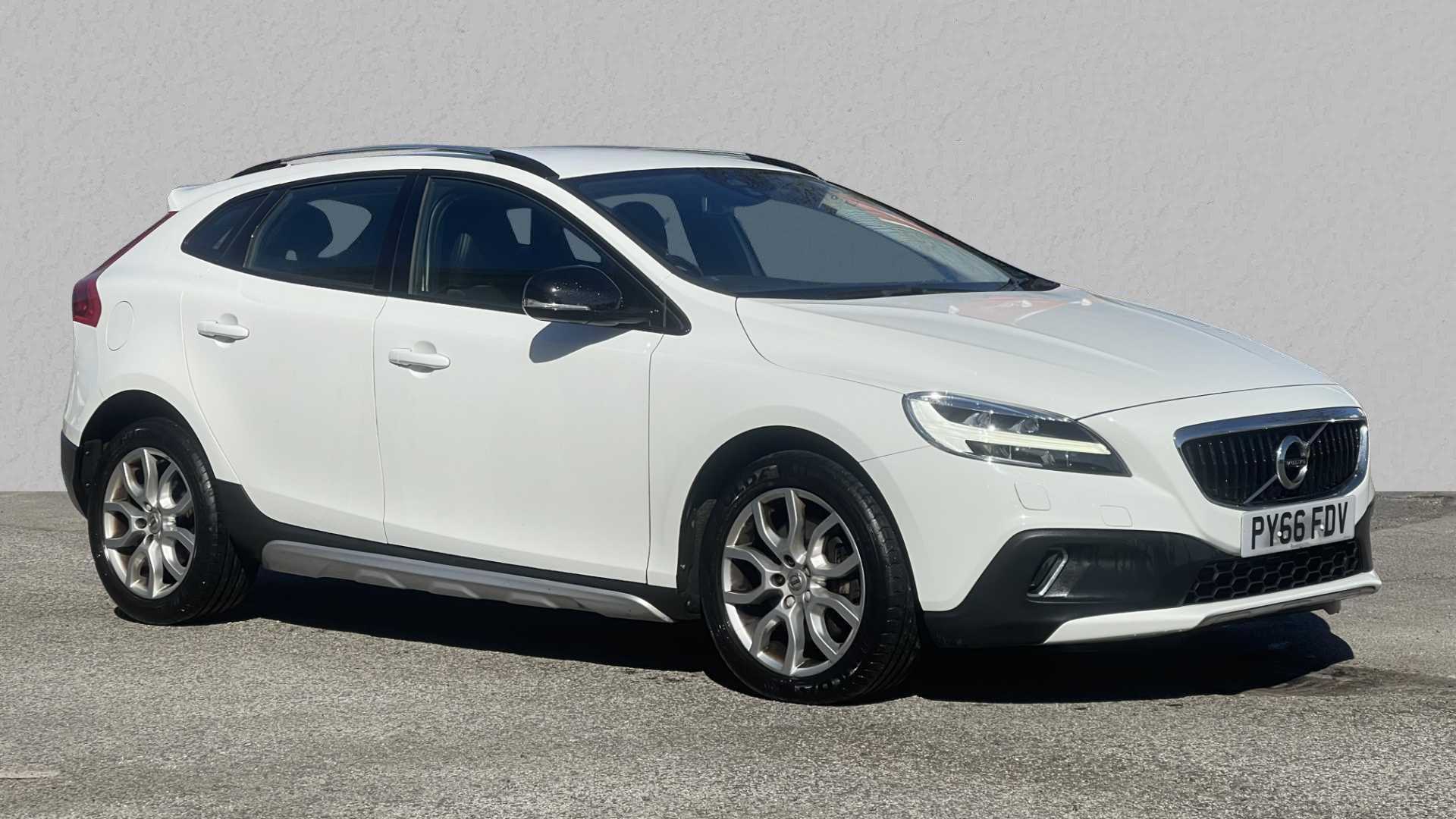 Main listing image - Volvo V40 Cross Country