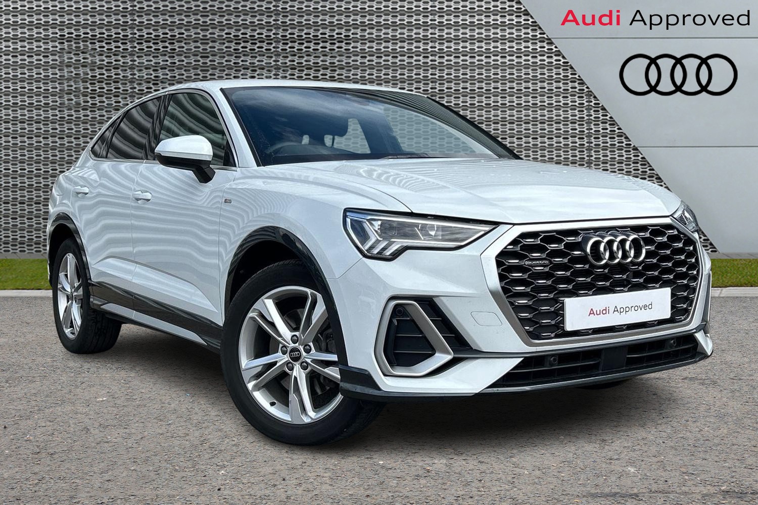 Main listing image - Audi Q3