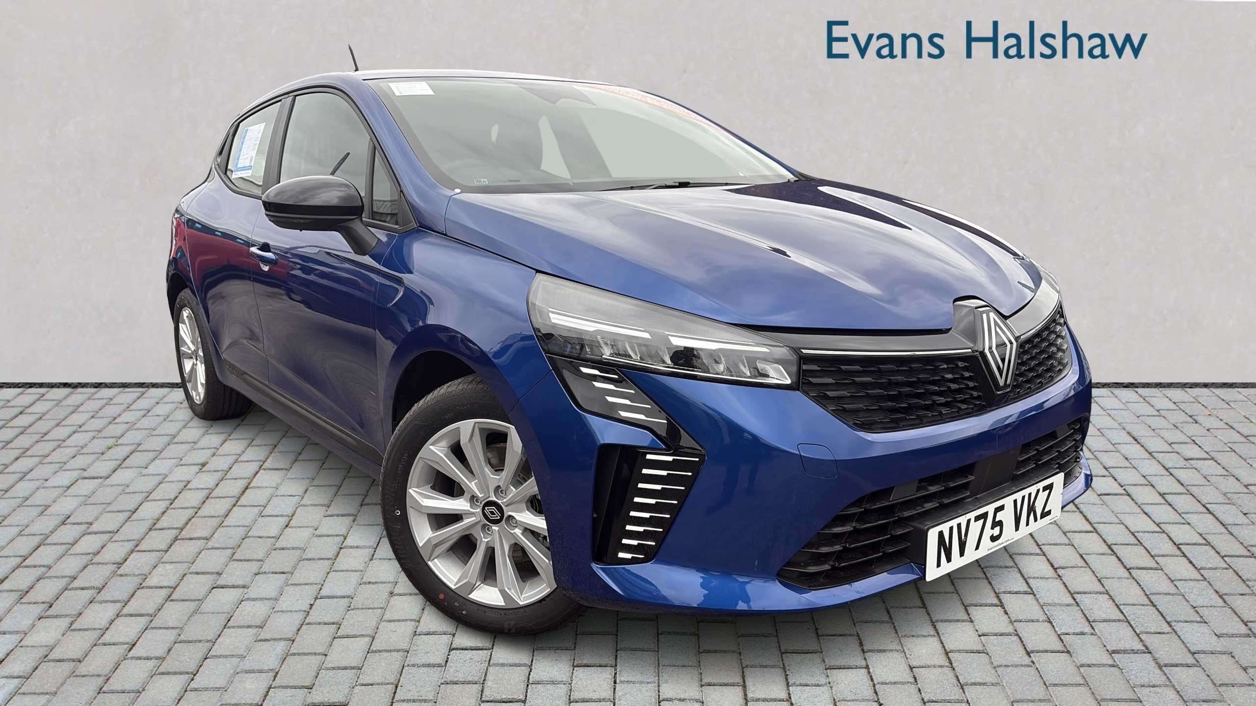 Main listing image - Renault Clio