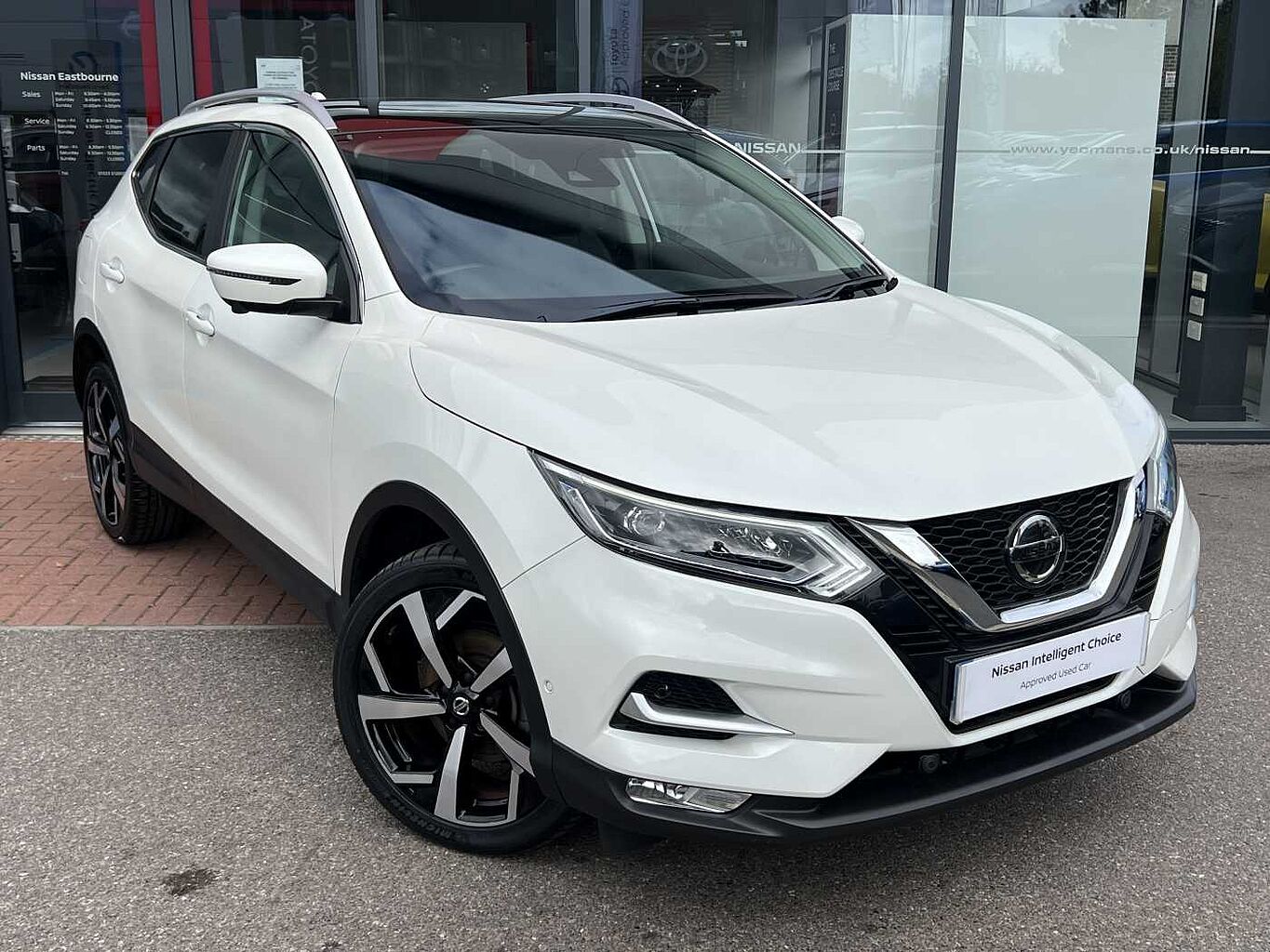 Main listing image - Nissan Qashqai