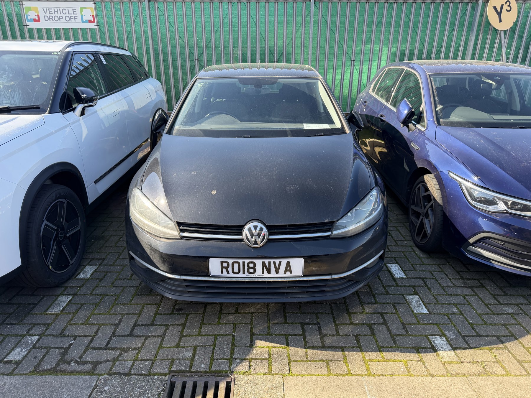 Main listing image - Volkswagen Golf