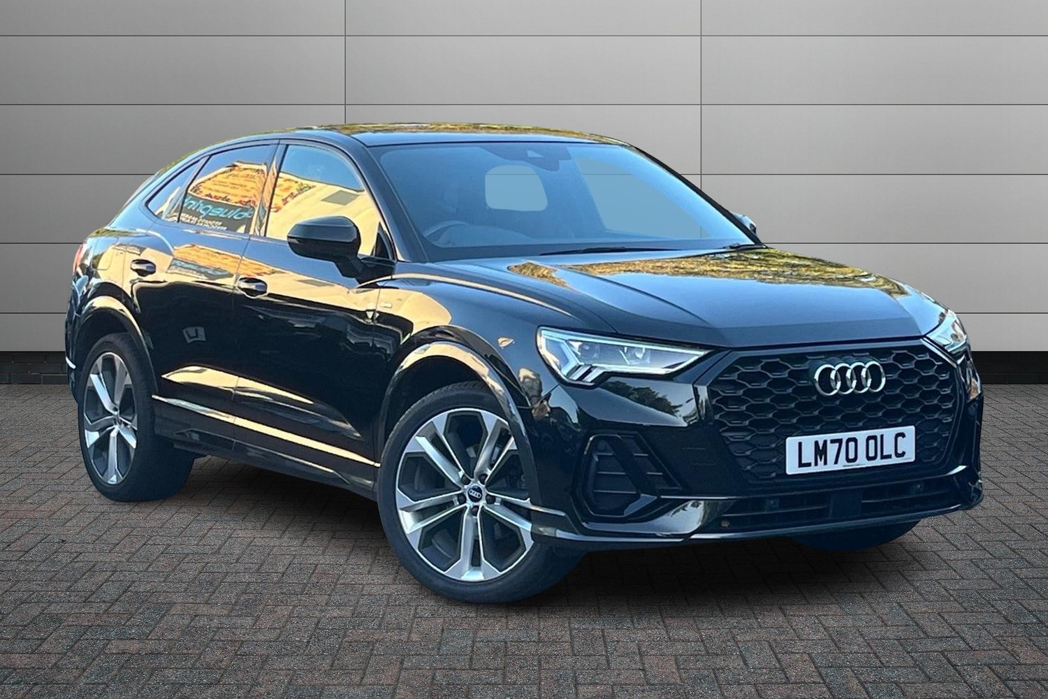 Main listing image - Audi Q3