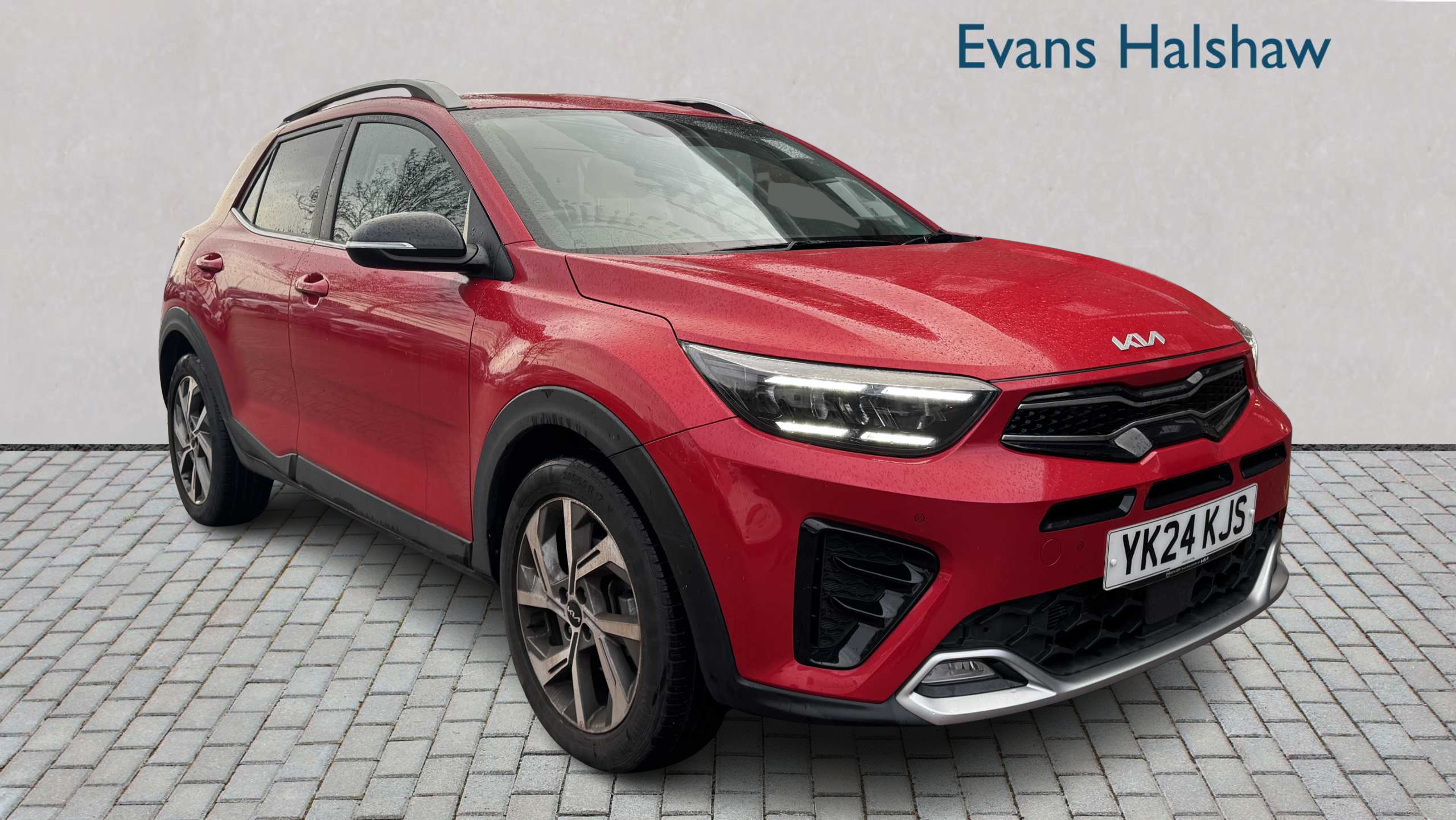 Main listing image - Kia Stonic