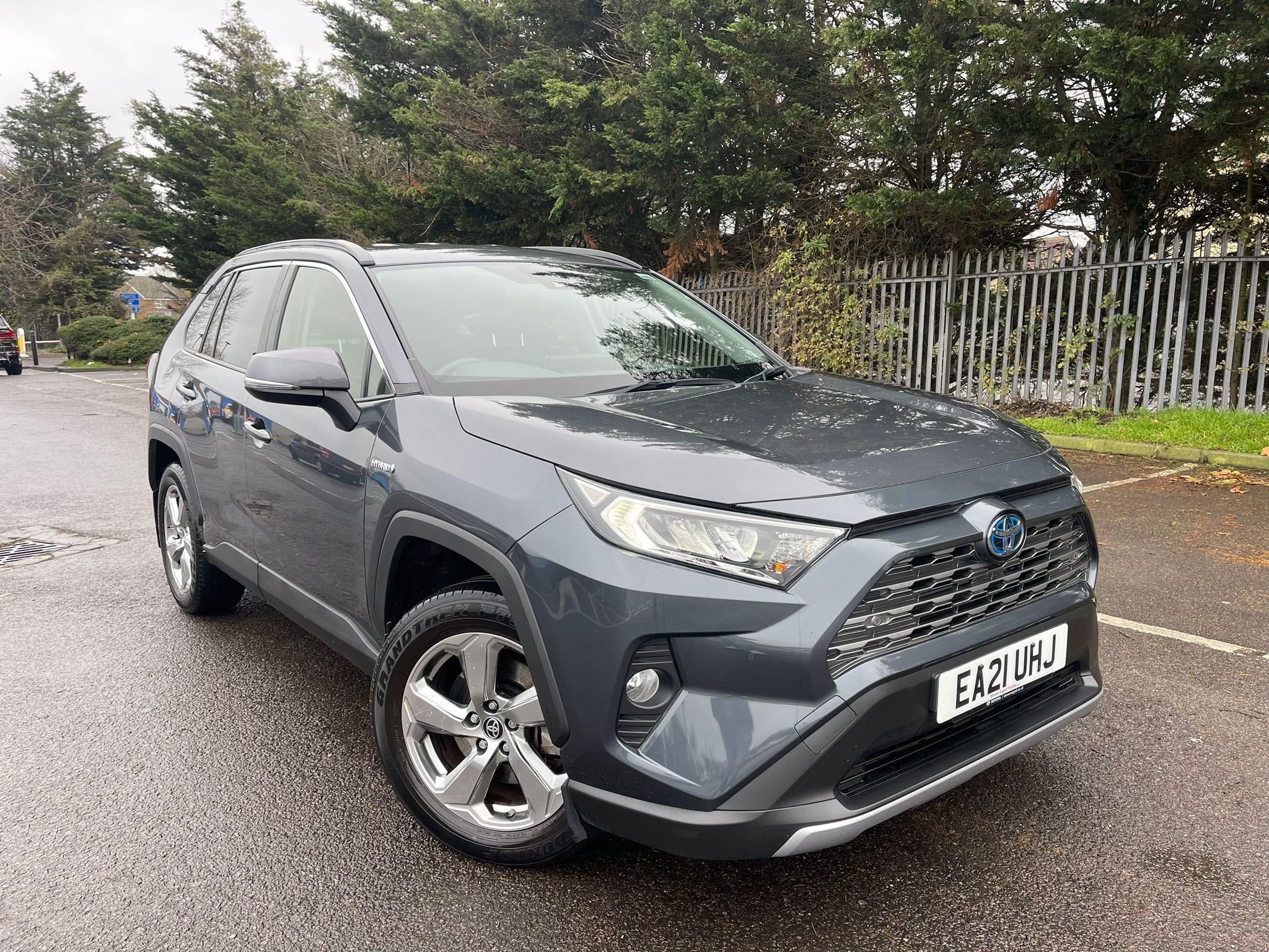 Main listing image - Toyota RAV4