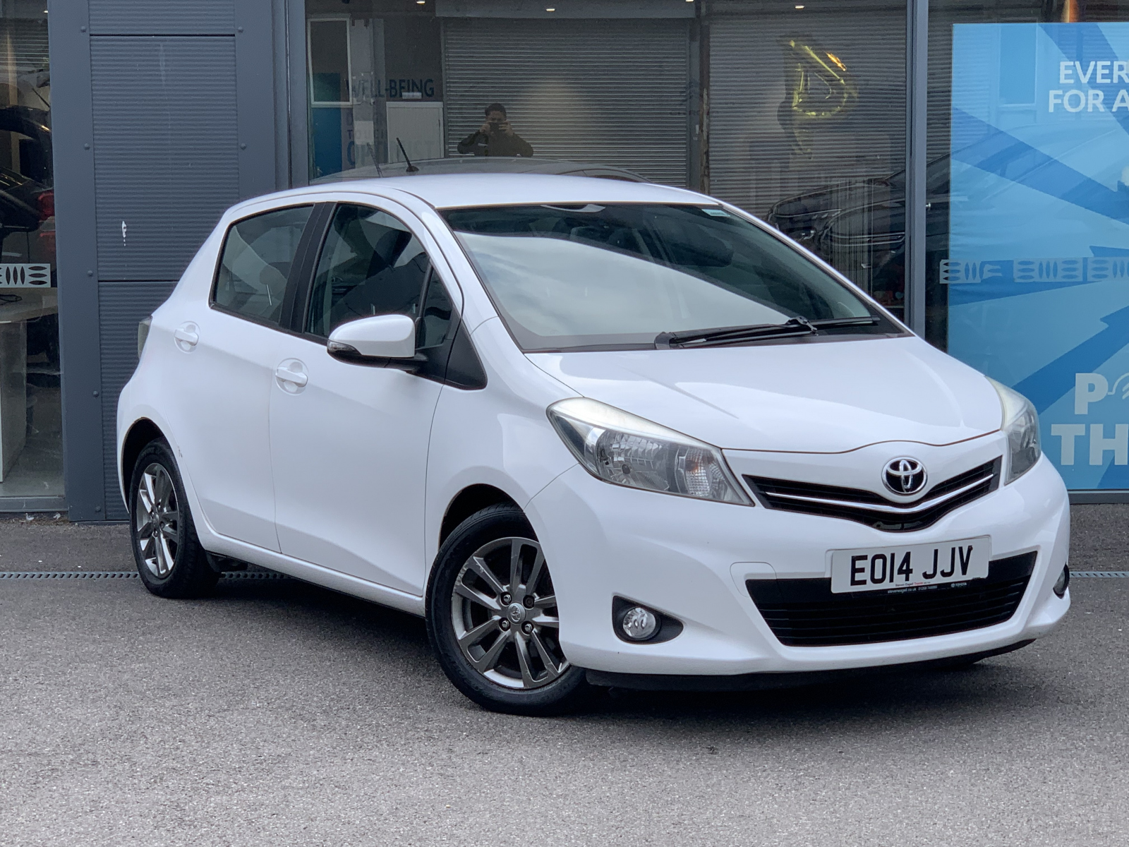 Main listing image - Toyota Yaris