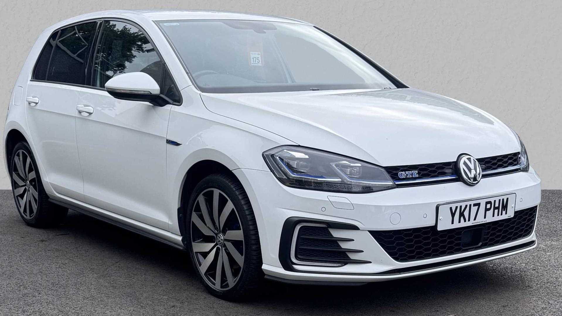 Main listing image - Volkswagen Golf GTE