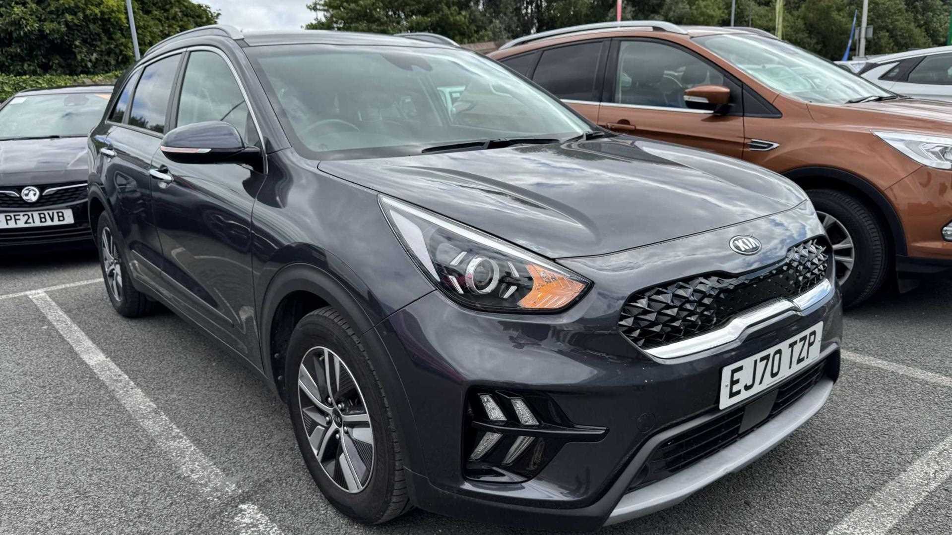 Main listing image - Kia Niro