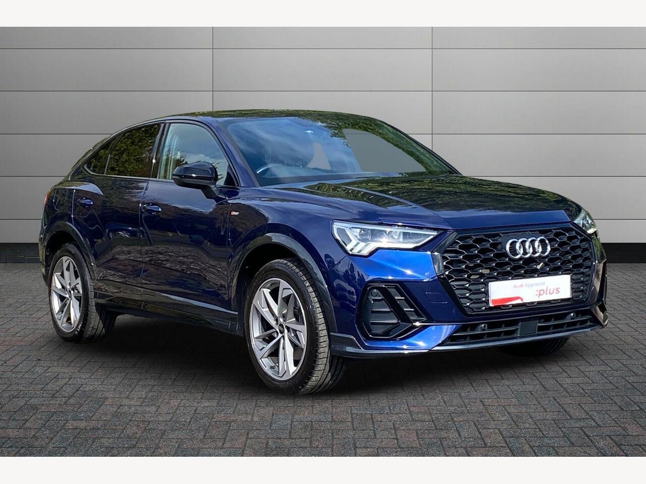 Main listing image - Audi Q3