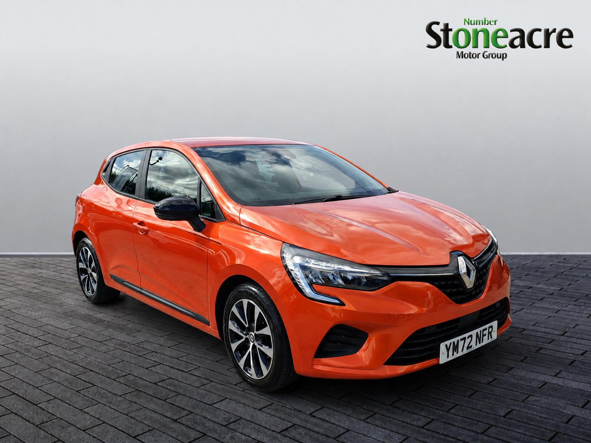 Main listing image - Renault Clio