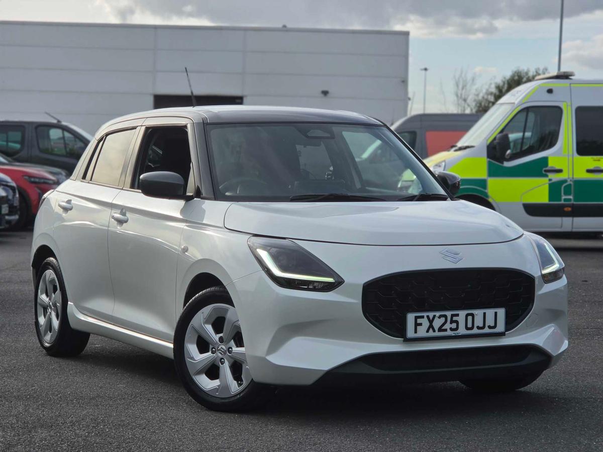 Main listing image - Suzuki Swift