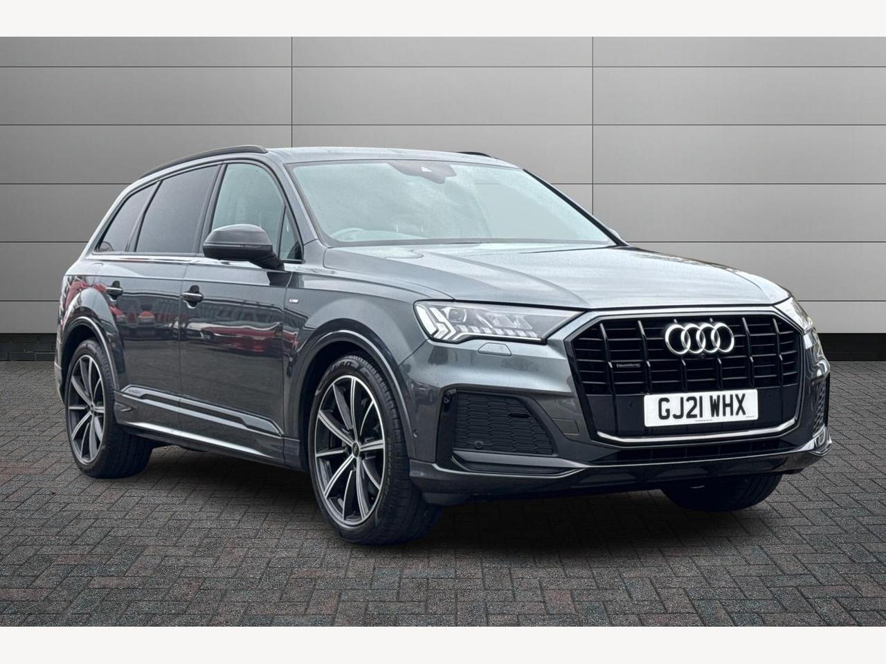 Main listing image - Audi Q7