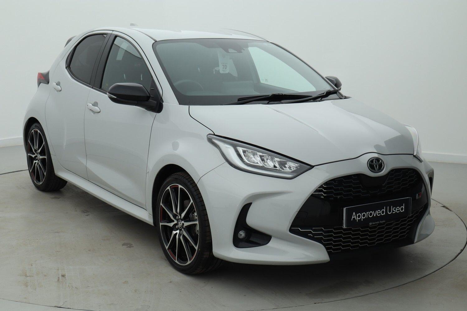 Main listing image - Toyota Yaris