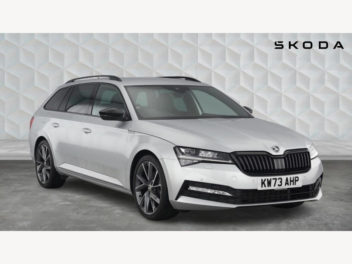 Main listing image - Skoda Superb Estate