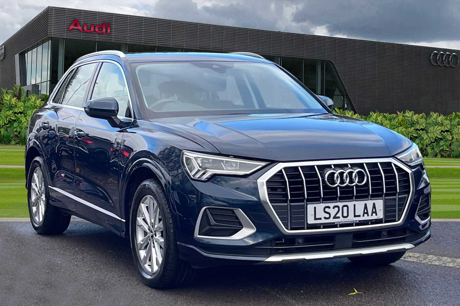 Main listing image - Audi Q3