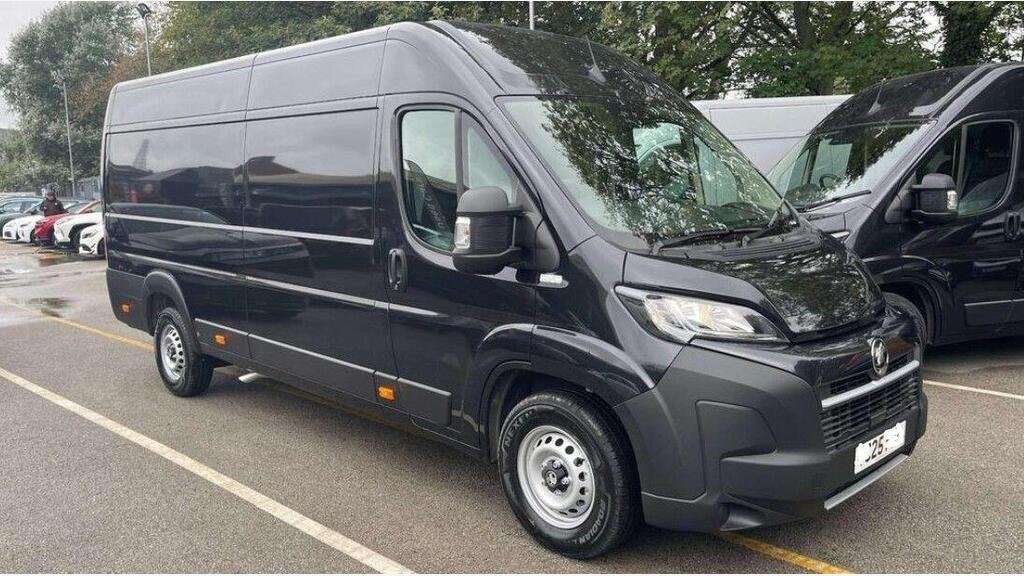 Main listing image - Vauxhall Movano