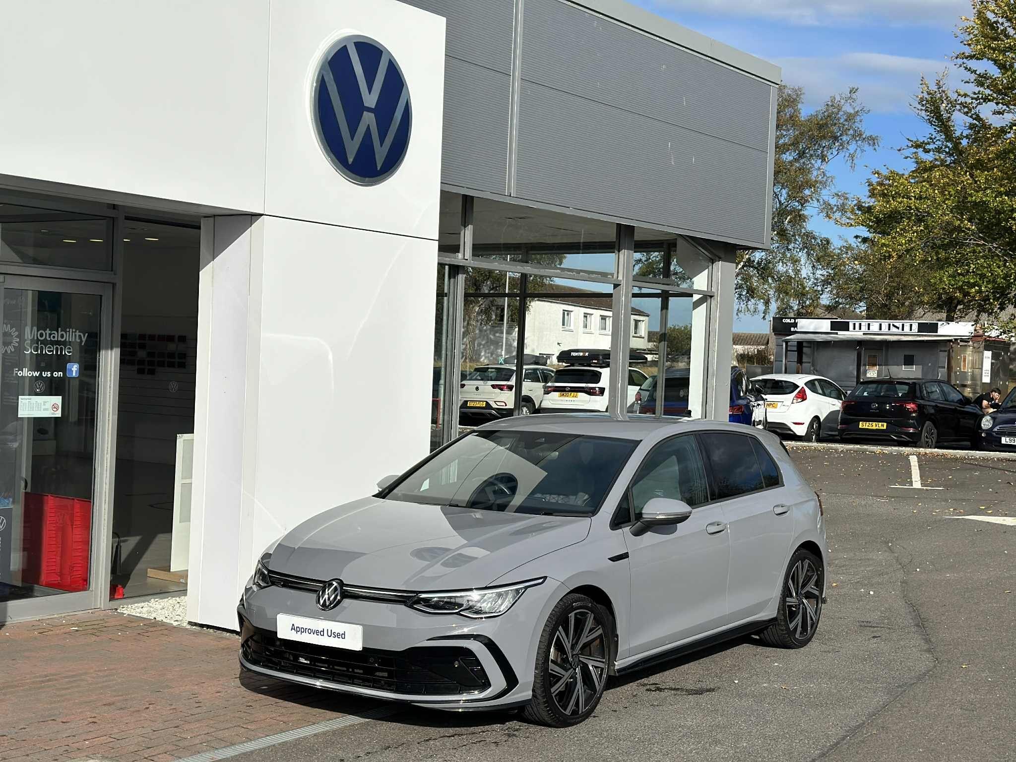 Main listing image - Volkswagen Golf