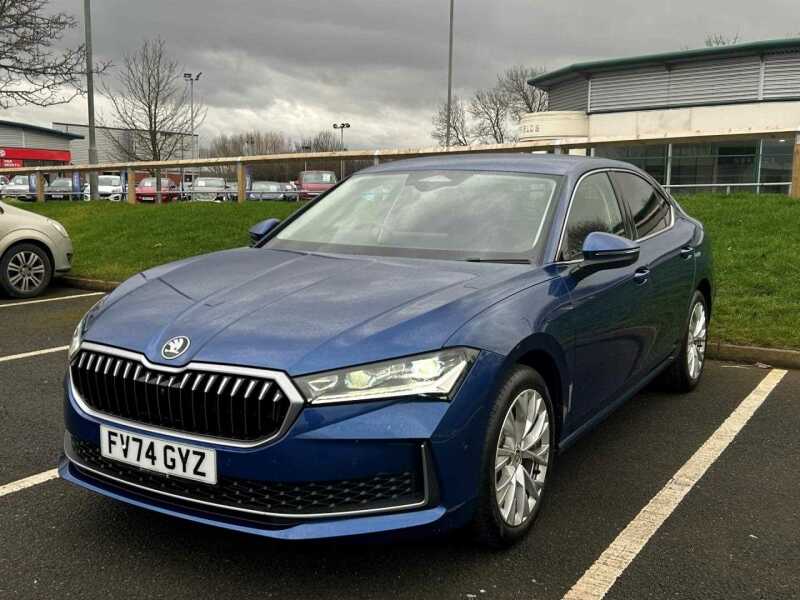 Main listing image - Skoda Superb