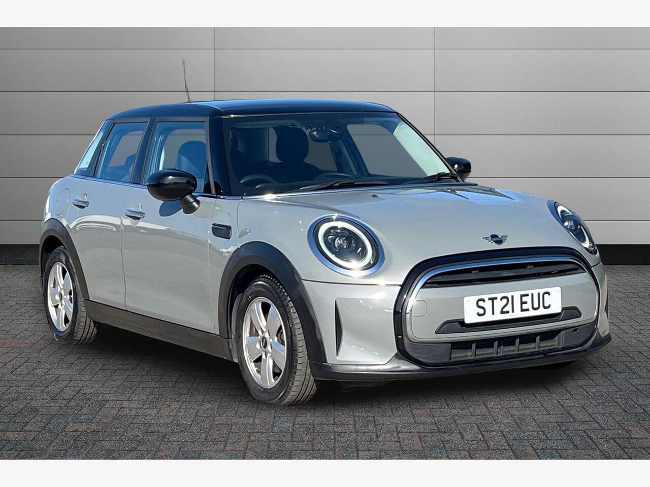 Main listing image - MINI Hatchback 5dr