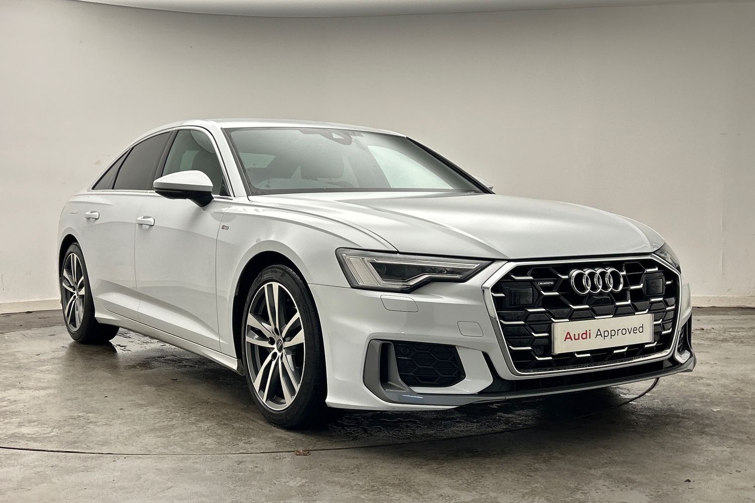 Main listing image - Audi A6