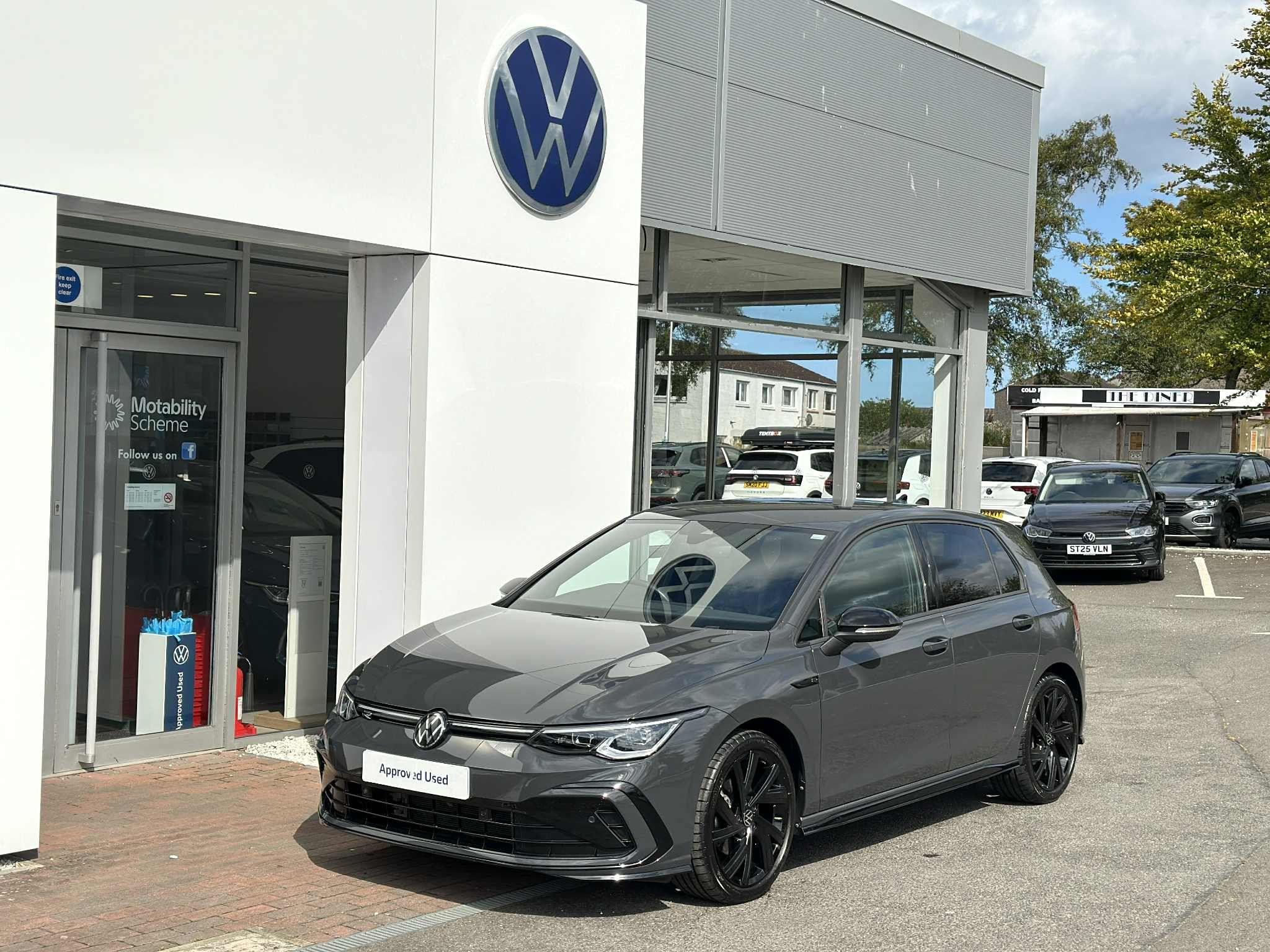 Main listing image - Volkswagen Golf