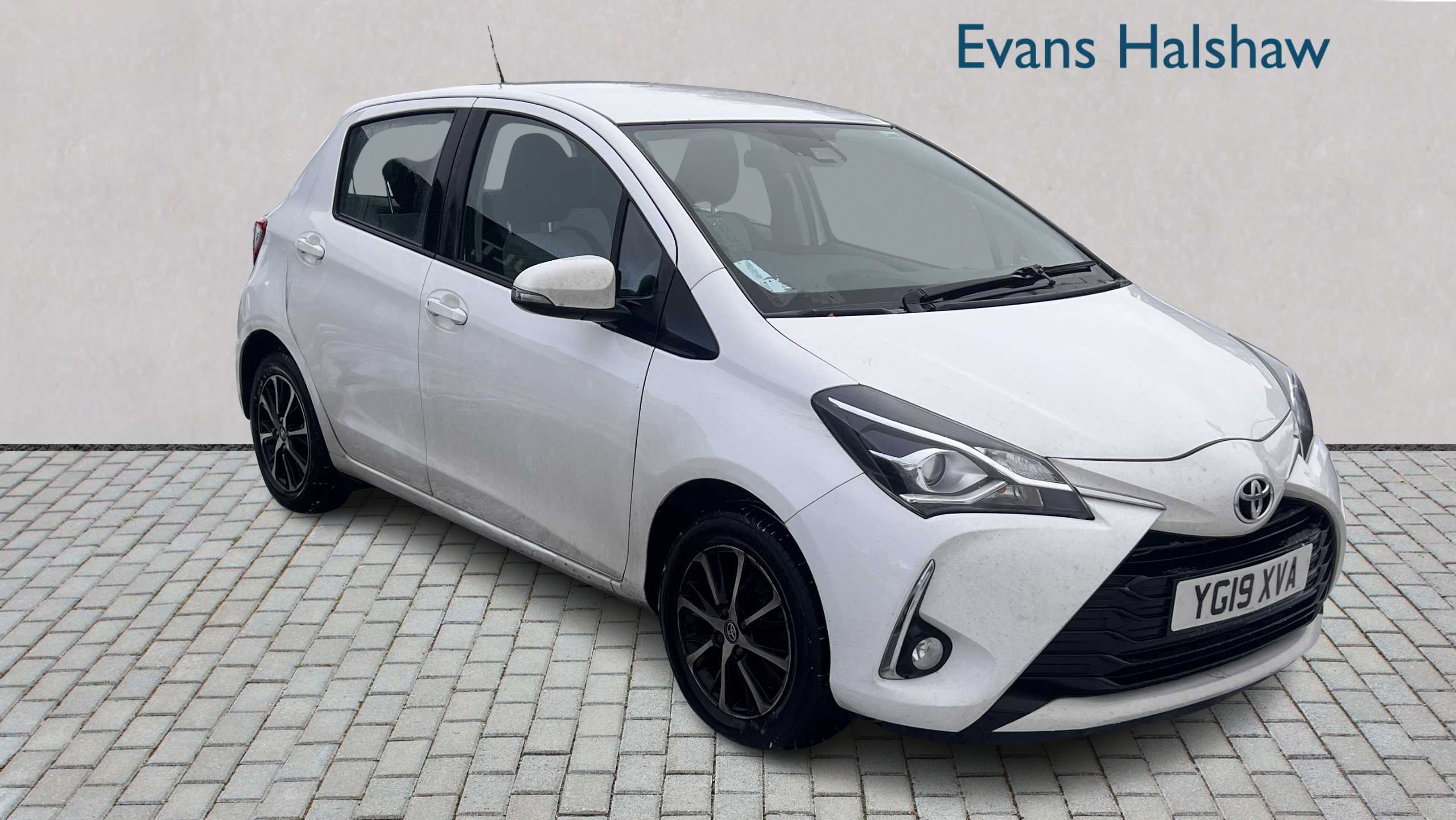 Main listing image - Toyota Yaris