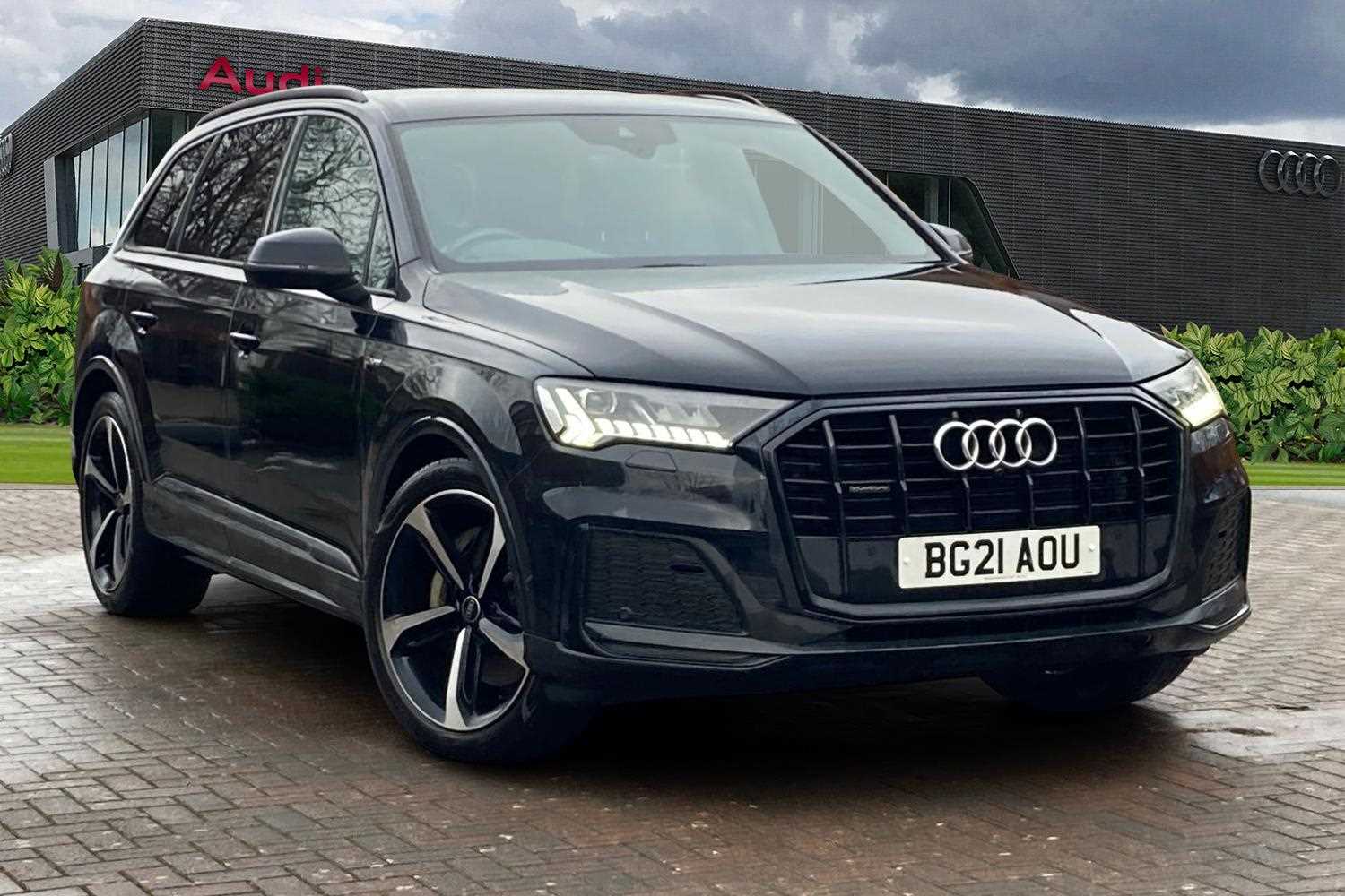 Main listing image - Audi Q7