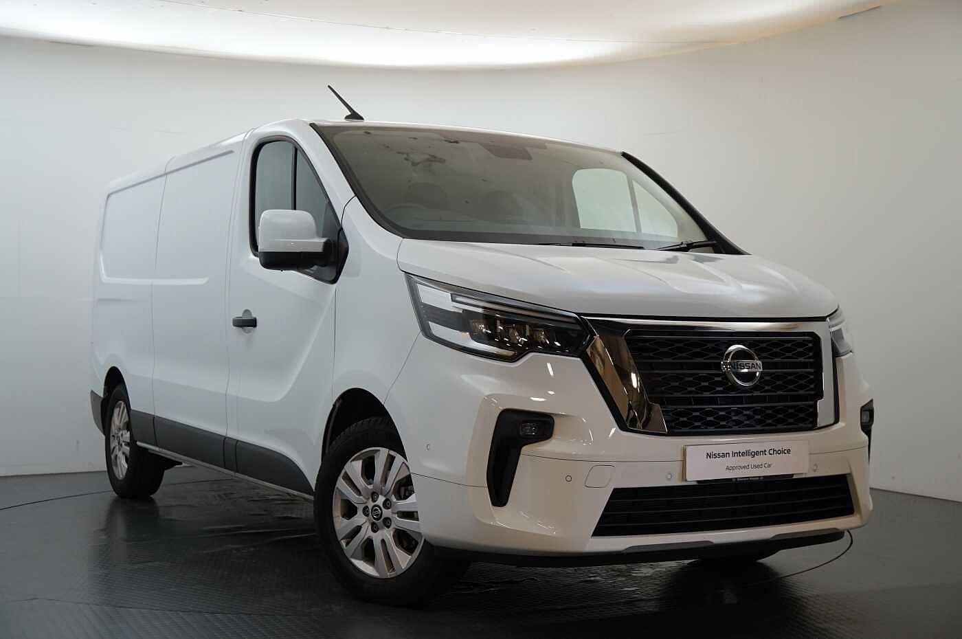 Main listing image - Nissan Primastar