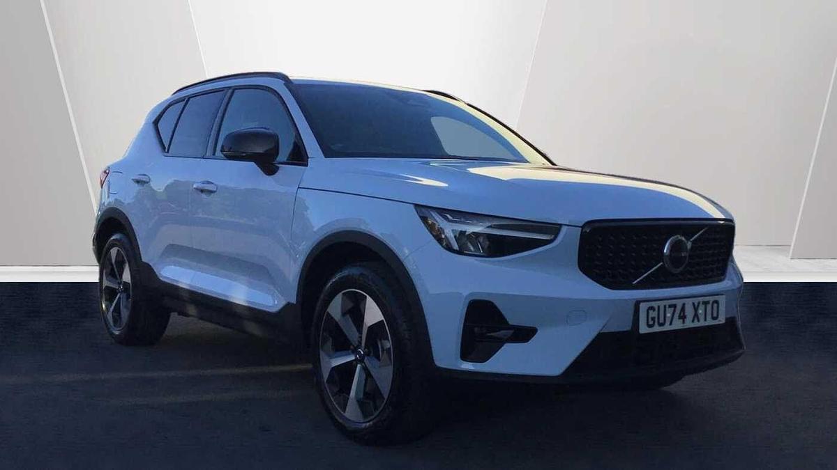 Main listing image - Volvo XC40
