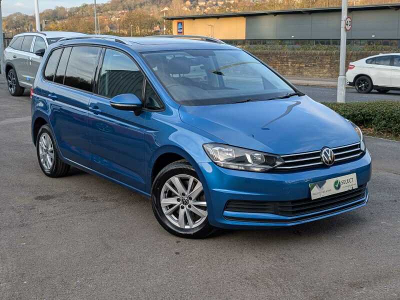 Main listing image - Volkswagen Touran