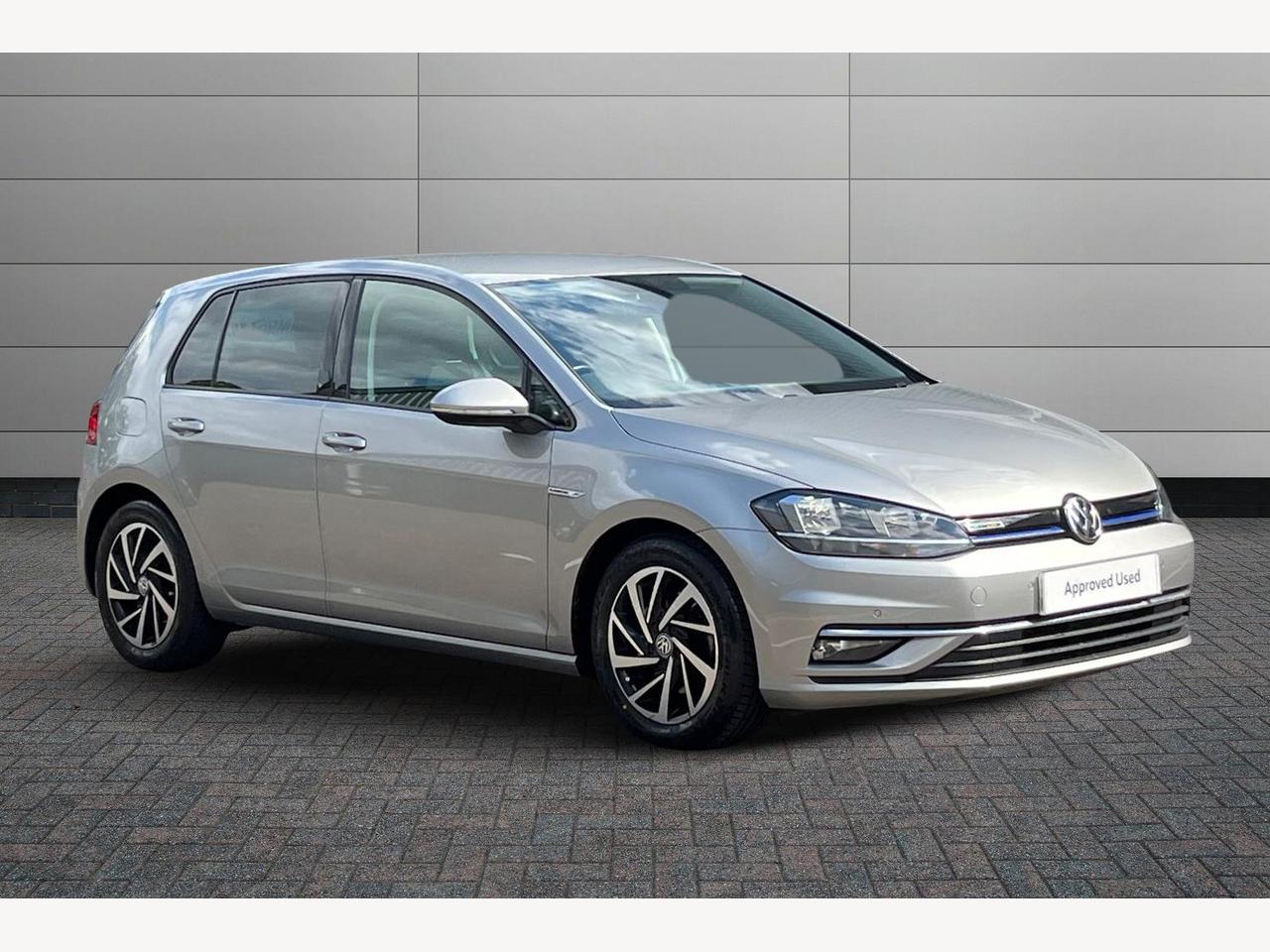 Main listing image - Volkswagen Golf