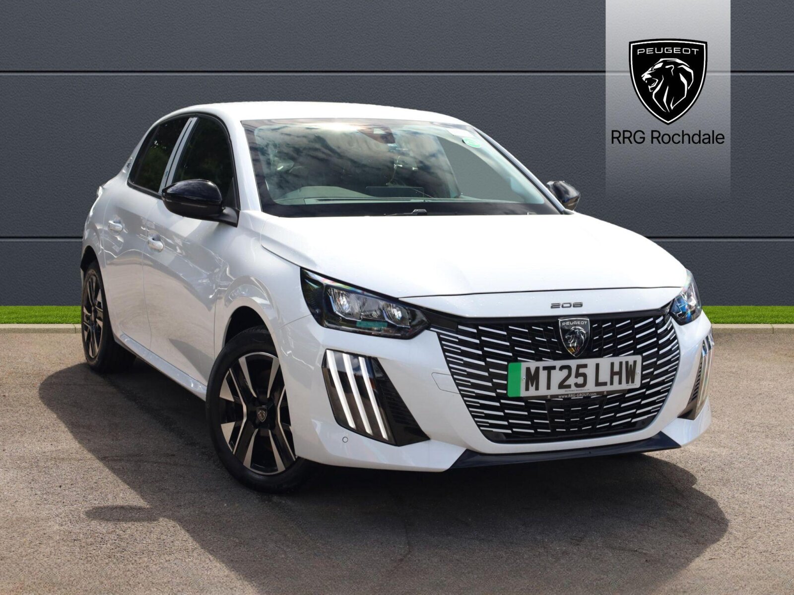 Main listing image - Peugeot e-208