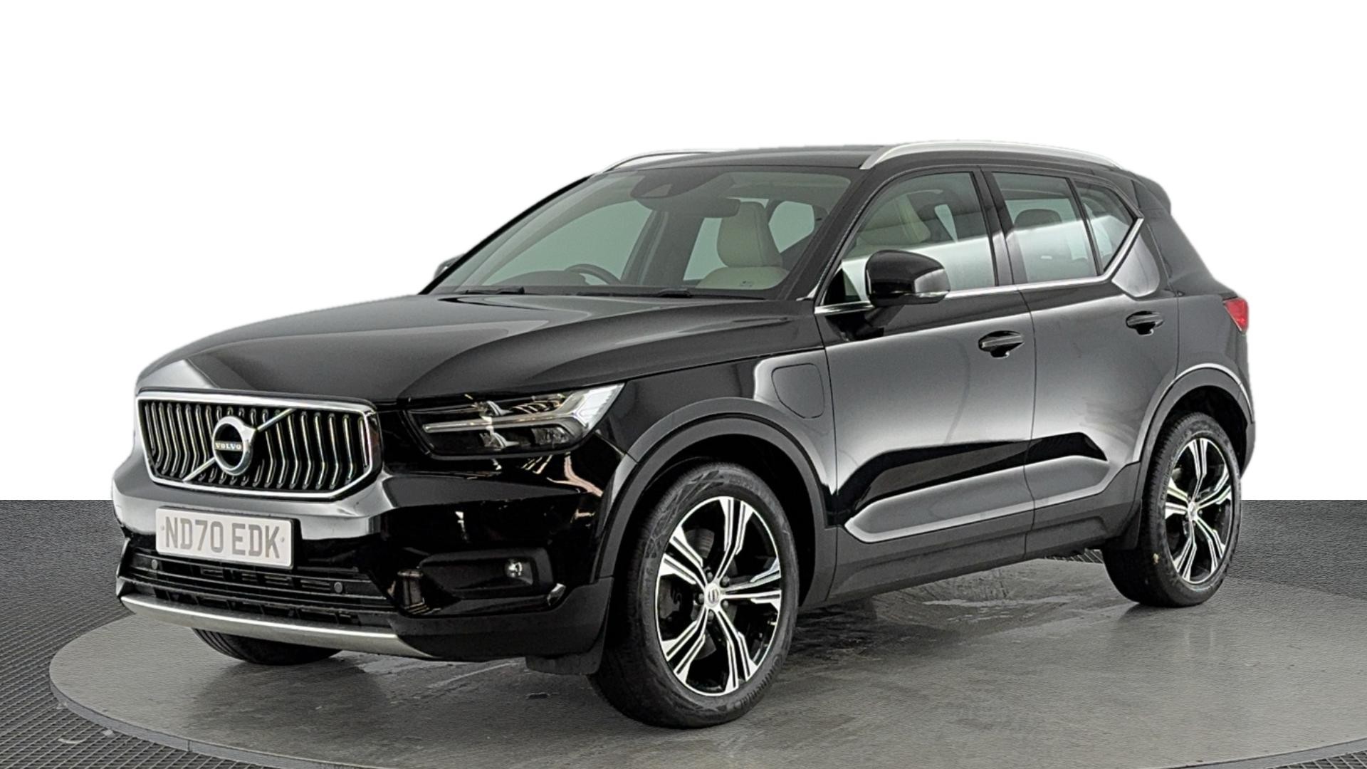 Main listing image - Volvo XC40 Recharge