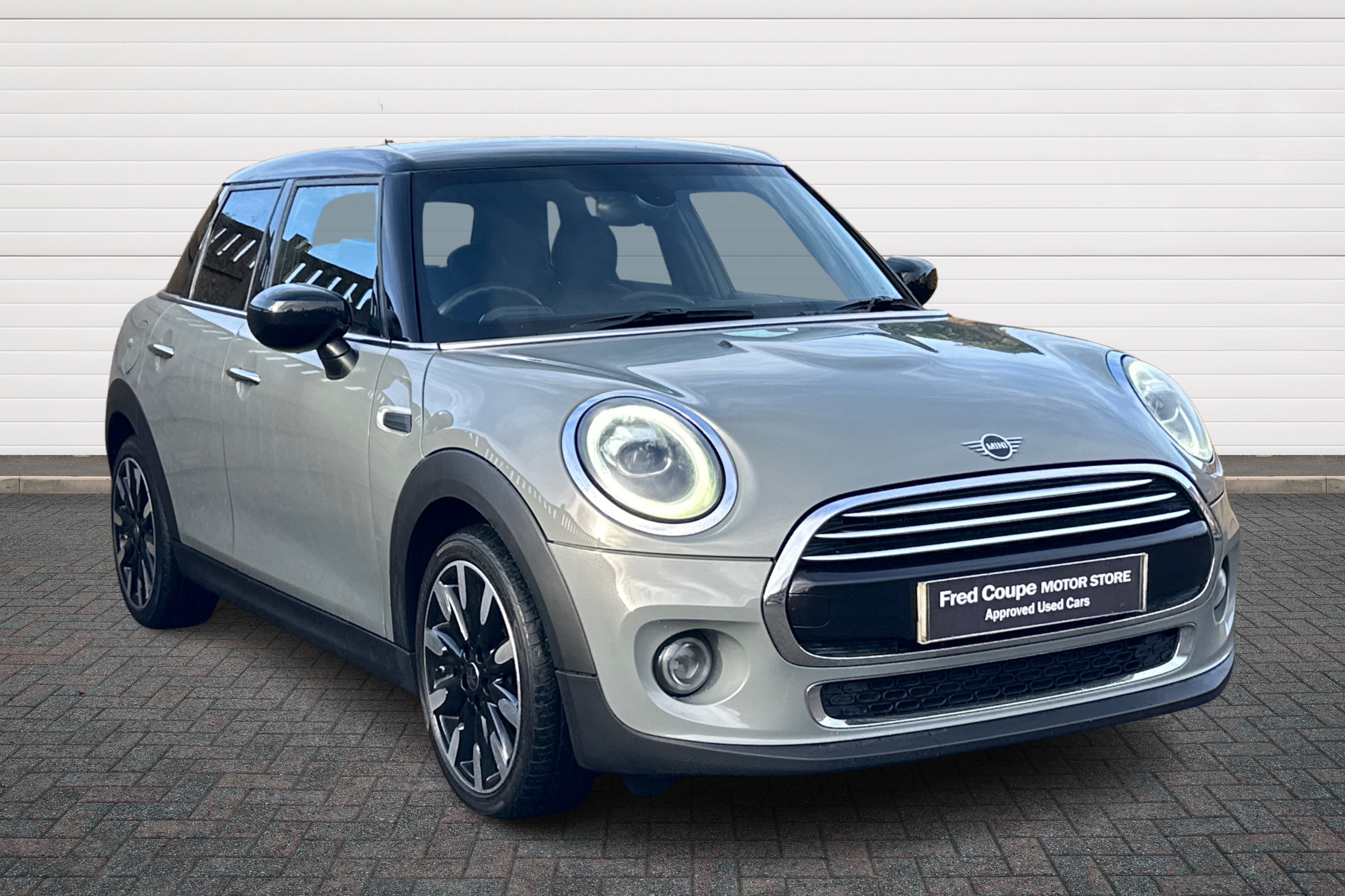 Main listing image - MINI Hatchback 5dr