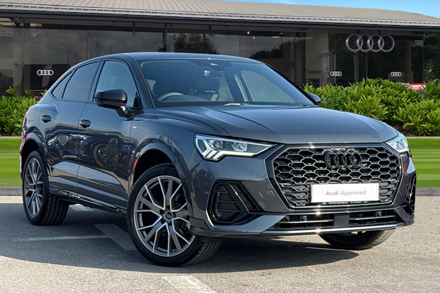 Main listing image - Audi Q3