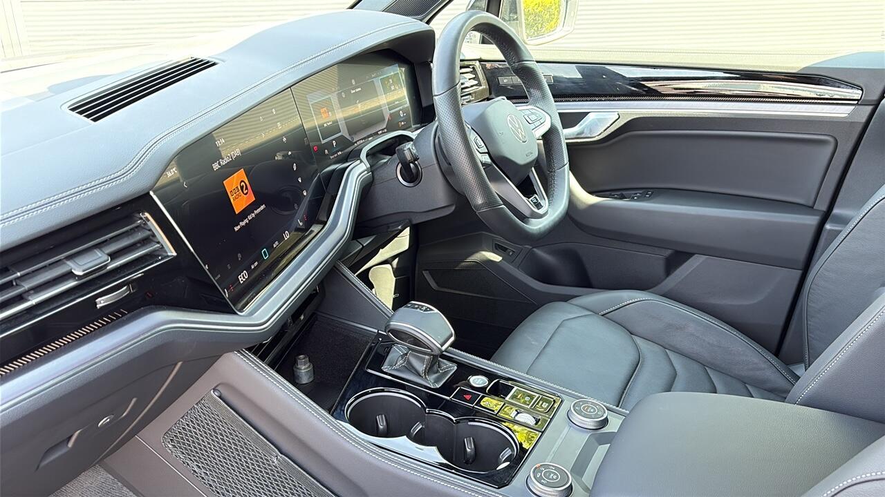 Main listing image - Volkswagen Touareg
