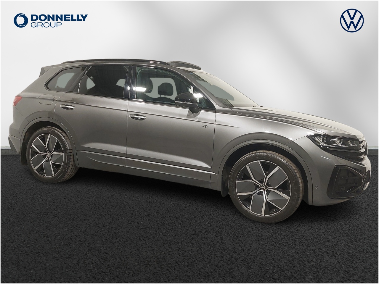 Main listing image - Volkswagen Touareg