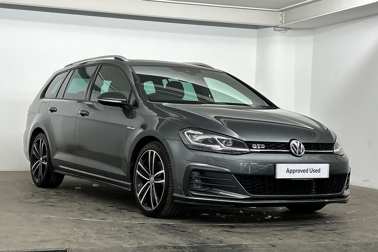 Main listing image - Volkswagen Golf Estate