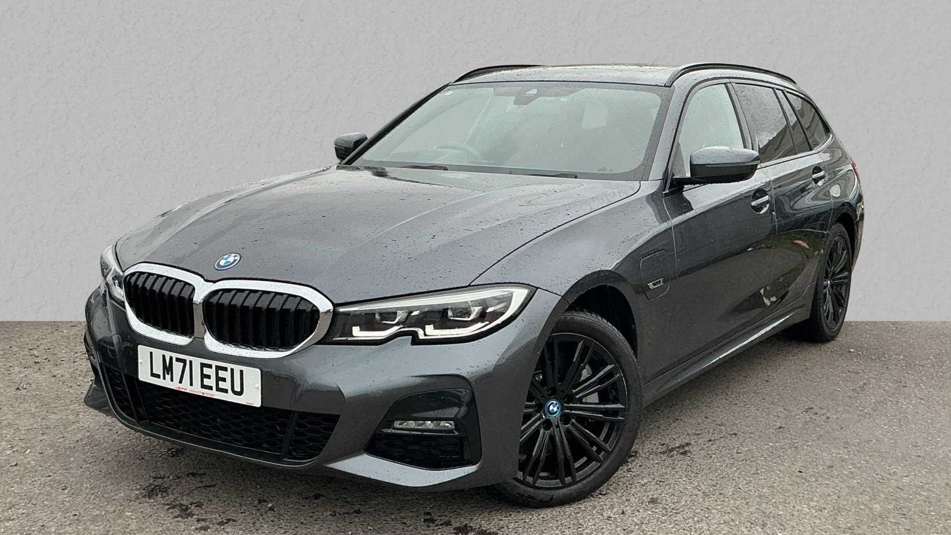 Main listing image - BMW 3 Series Touring