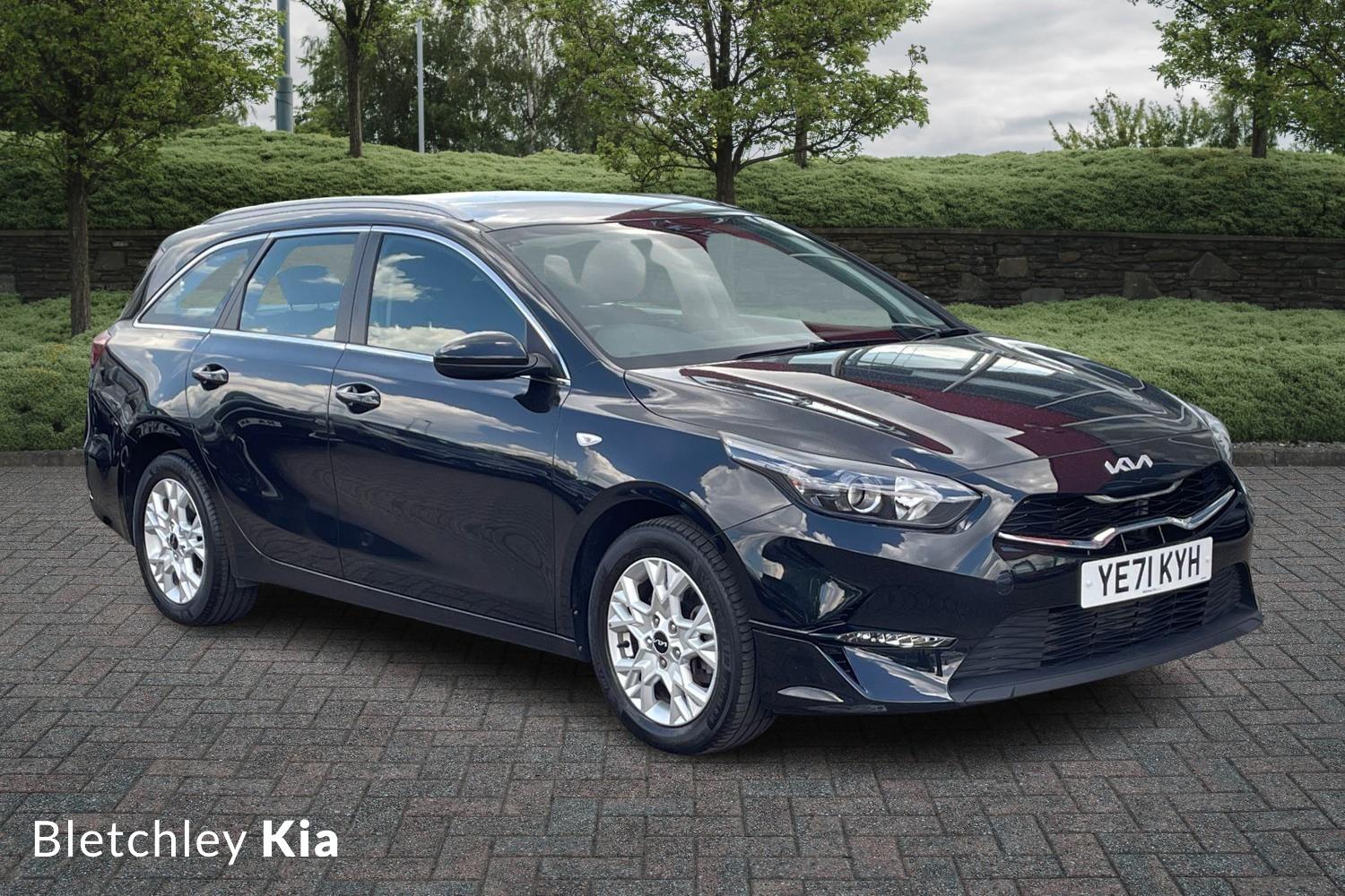 Main listing image - Kia Ceed SW