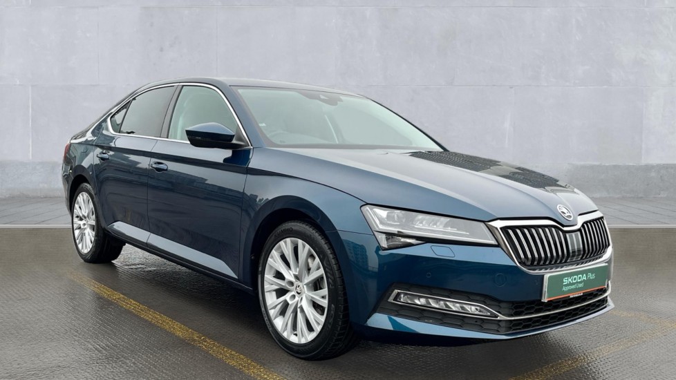 Main listing image - Skoda Superb