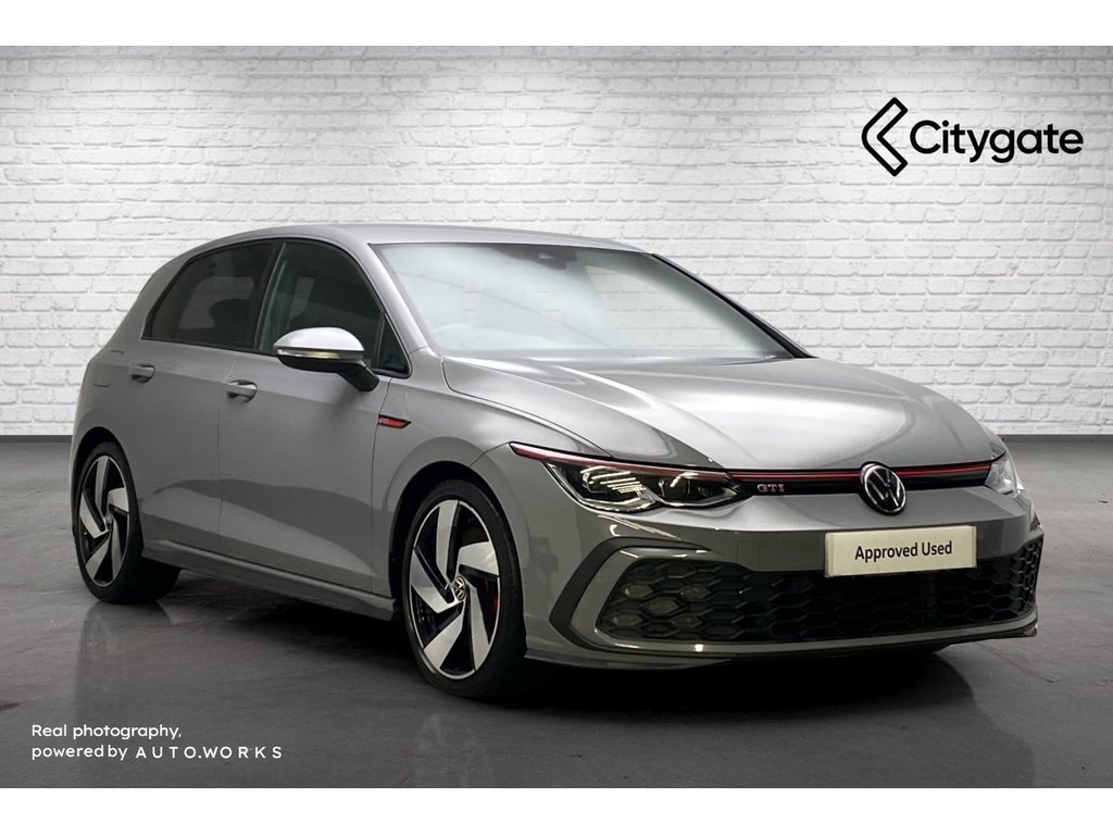 Main listing image - Volkswagen Golf